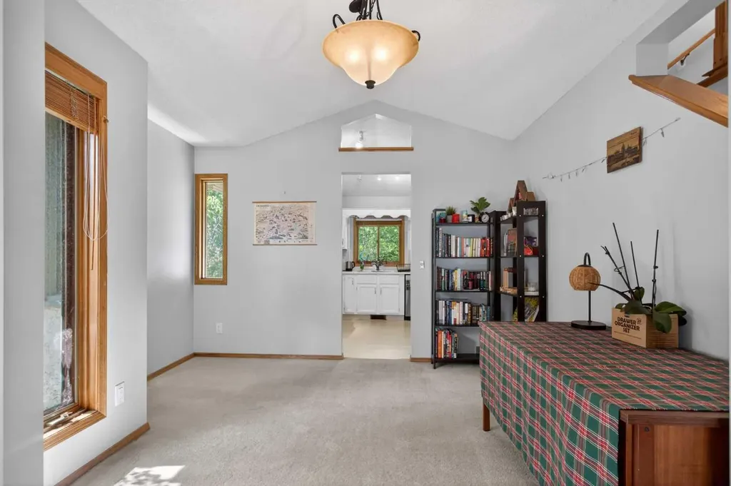 60 Scandia Hill NW Calgary AB T3L 1T8