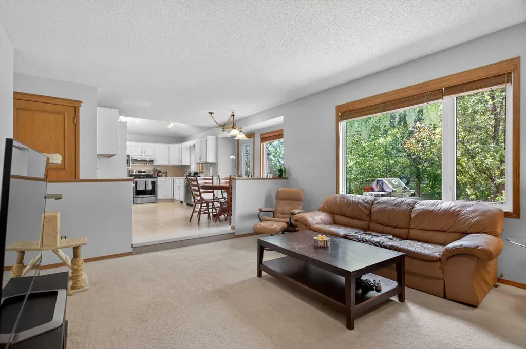 60 Scandia Hill NW Calgary AB T3L 1T8