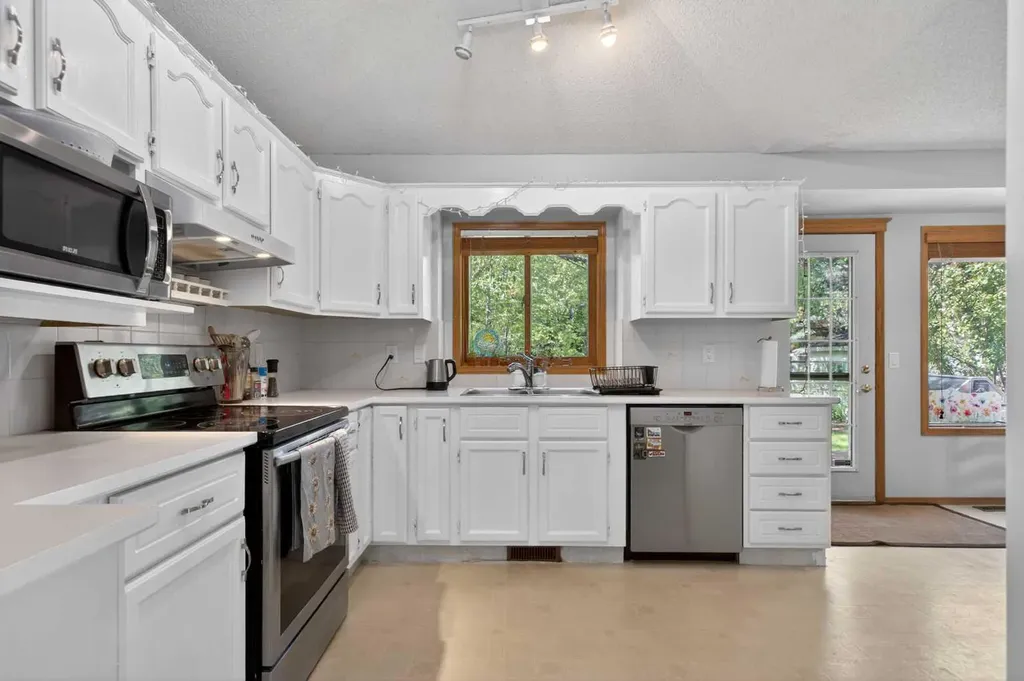 60 Scandia Hill NW Calgary AB T3L 1T8