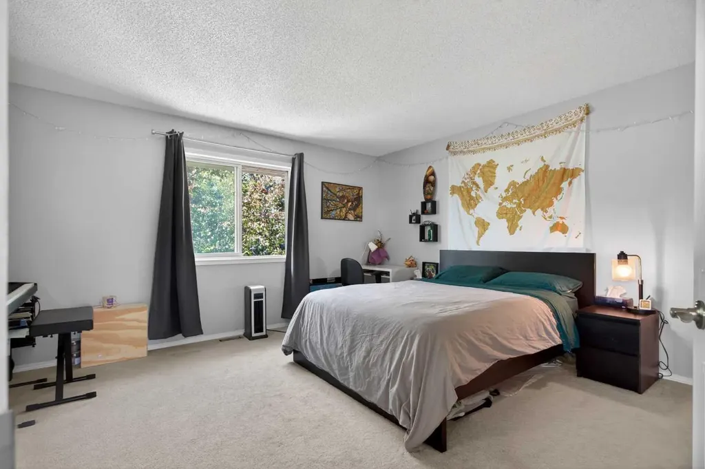 60 Scandia Hill NW Calgary AB T3L 1T8