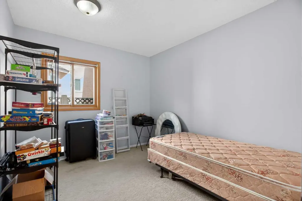 60 Scandia Hill NW Calgary AB T3L 1T8