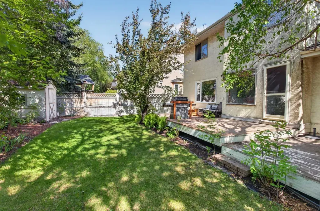 60 Scandia Hill NW Calgary AB T3L 1T8