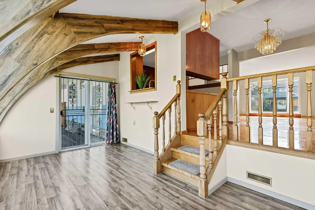 47 Clarendon Road NW Calgary AB T2L 0P2