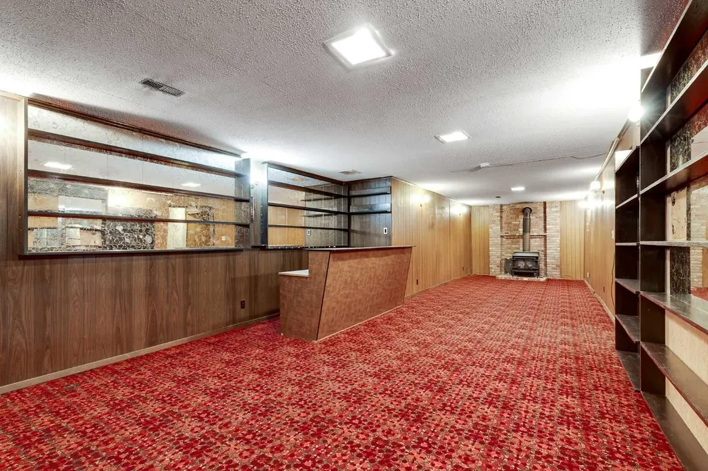 47 Clarendon Road NW Calgary AB T2L 0P2