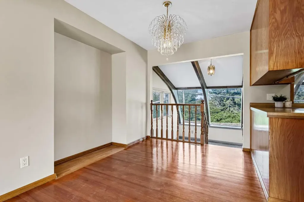 47 Clarendon Road NW Calgary AB T2L 0P2