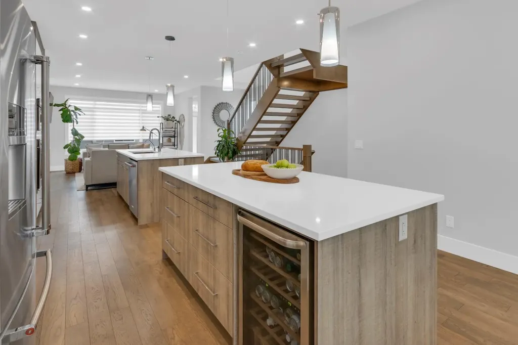 1412 41 Street SW Calgary AB T3C 1X6