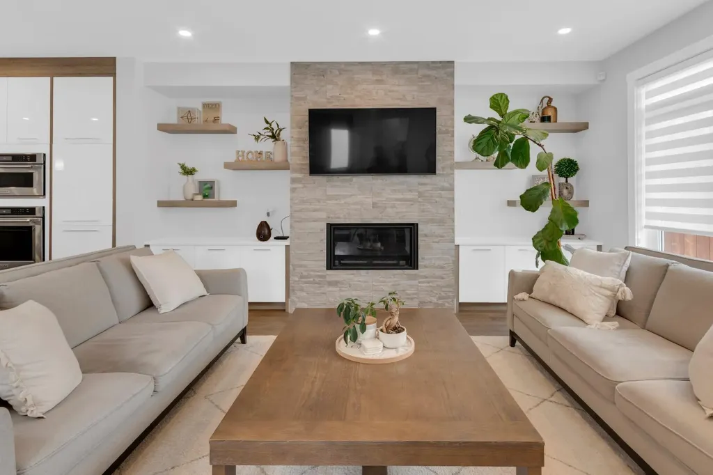 1412 41 Street SW Calgary AB T3C 1X6