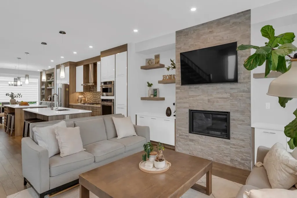 1412 41 Street SW Calgary AB T3C 1X6
