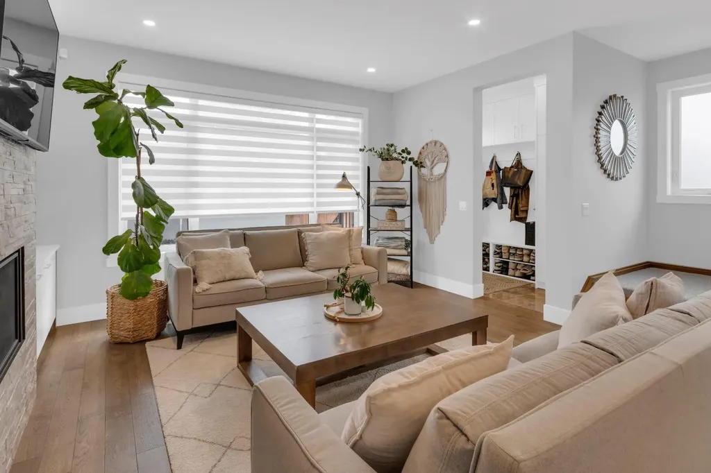 1412 41 Street SW Calgary AB T3C 1X6