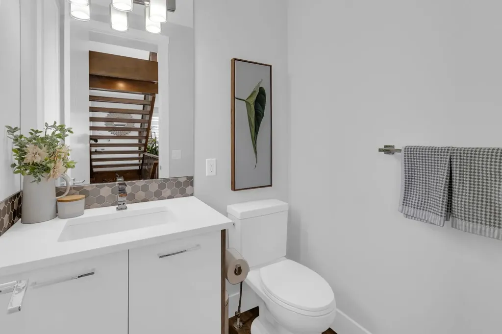 1412 41 Street SW Calgary AB T3C 1X6