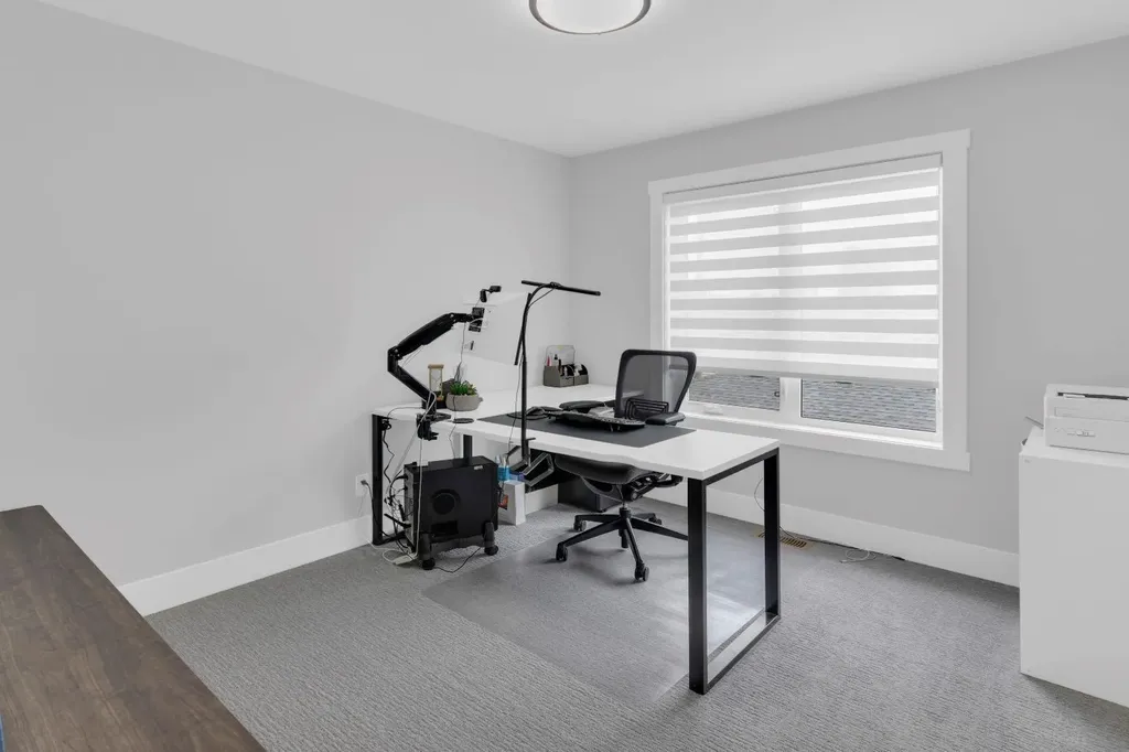 1412 41 Street SW Calgary AB T3C 1X6