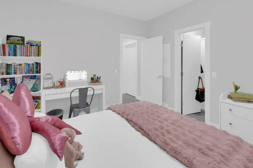 1412 41 Street SW Calgary AB T3C 1X6