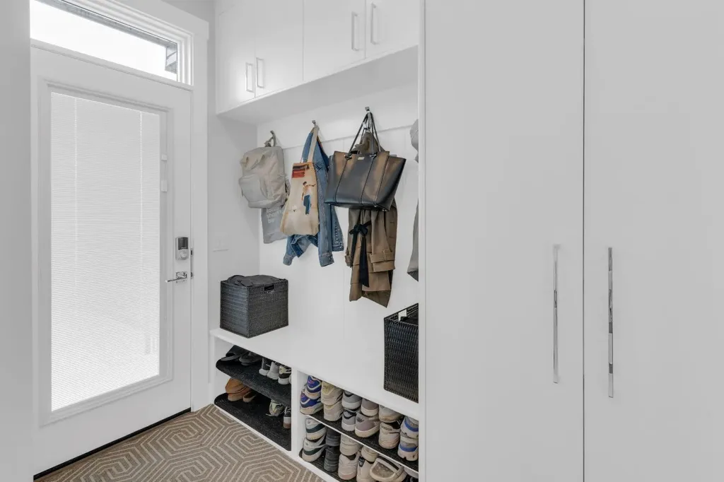 1412 41 Street SW Calgary AB T3C 1X6