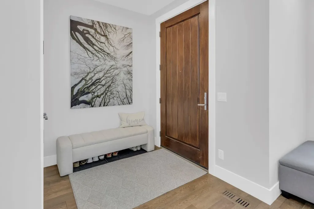 1412 41 Street SW Calgary AB T3C 1X6