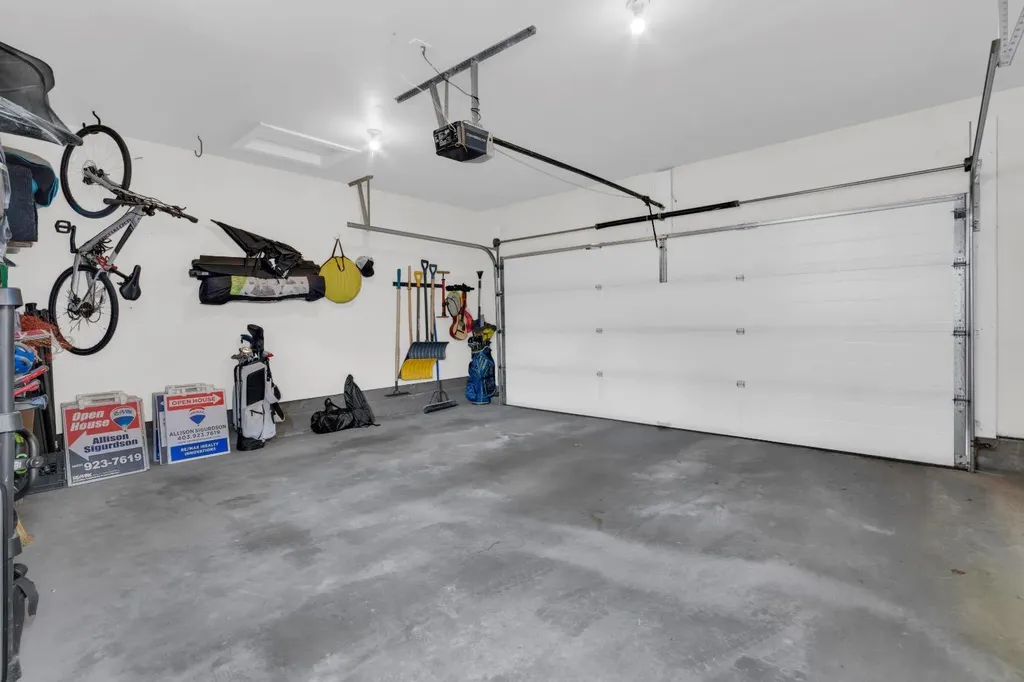 1412 41 Street SW Calgary AB T3C 1X6