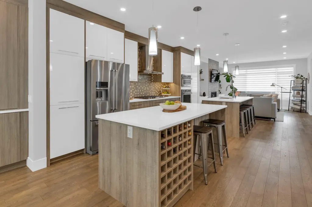 1412 41 Street SW Calgary AB T3C 1X6