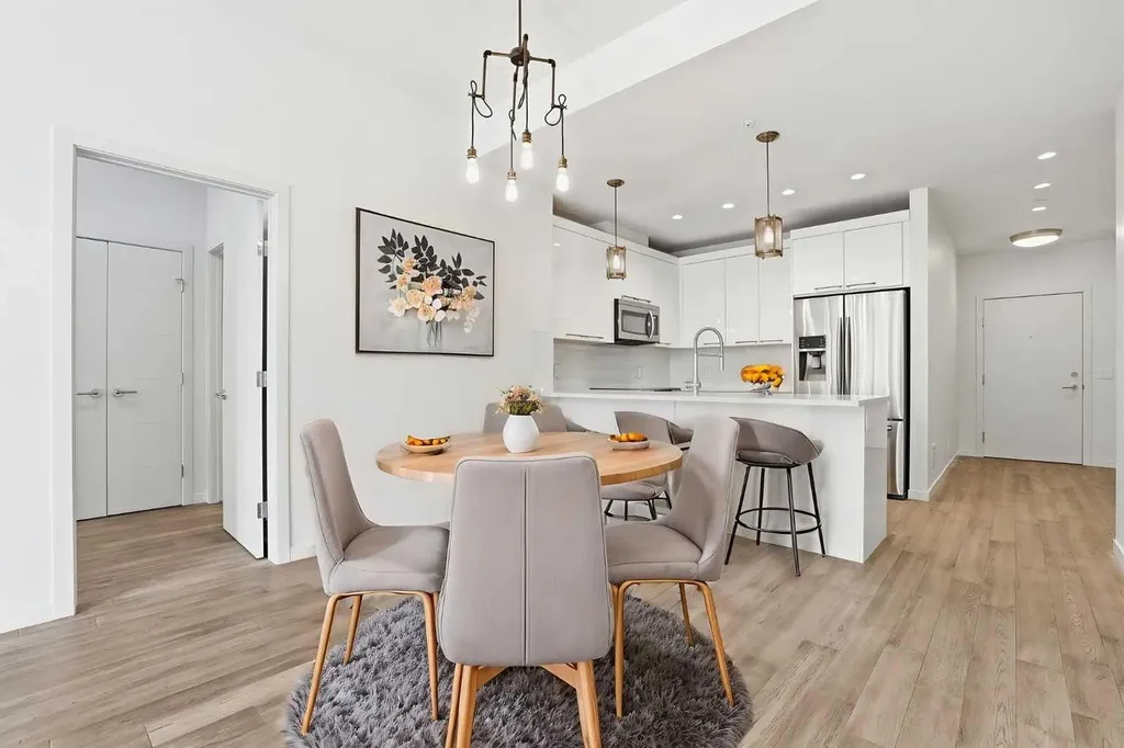 317 22 Avenue SW Calgary AB T2H3S6