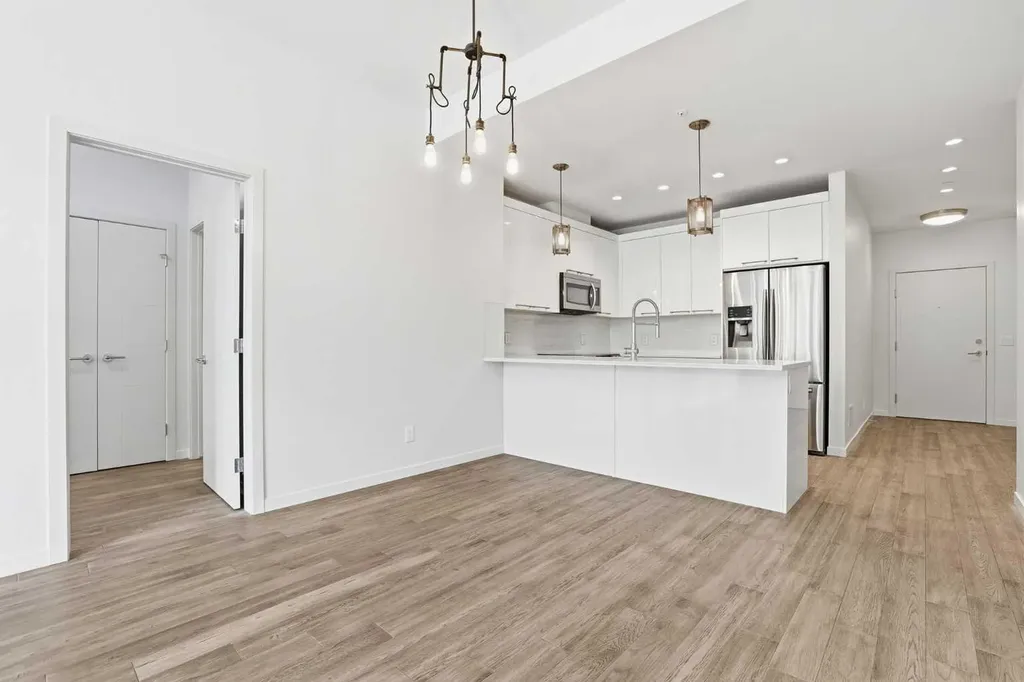 317 22 Avenue SW Calgary AB T2H3S6