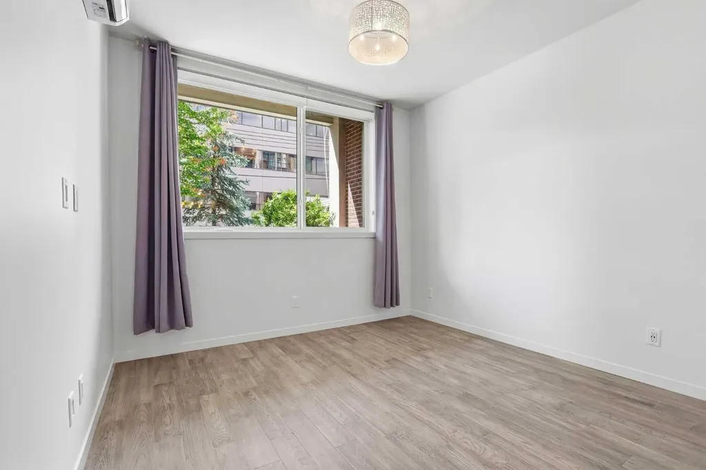 317 22 Avenue SW Calgary AB T2H3S6