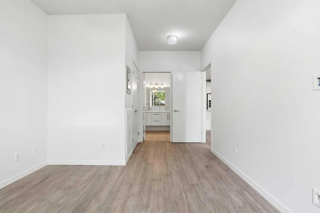 317 22 Avenue SW Calgary AB T2H3S6