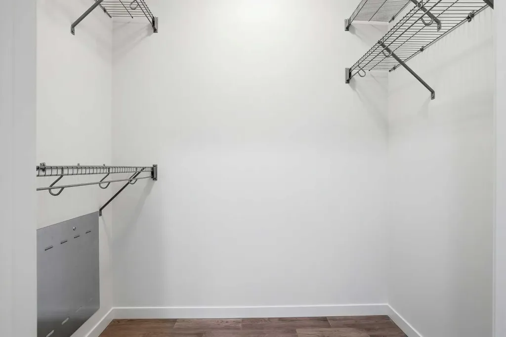 317 22 Avenue SW Calgary AB T2H3S6