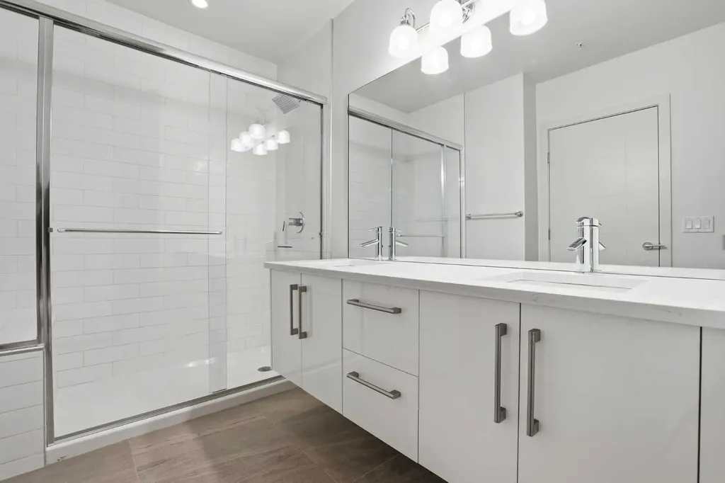 317 22 Avenue SW Calgary AB T2H3S6