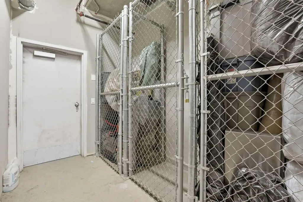 317 22 Avenue SW Calgary AB T2H3S6