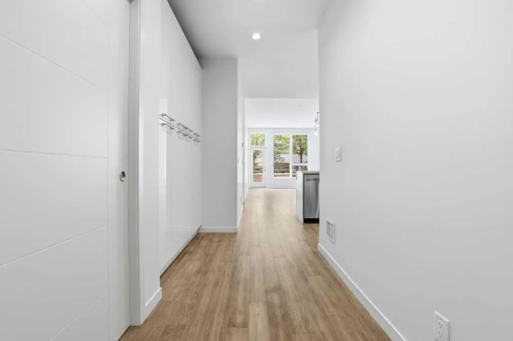 317 22 Avenue SW Calgary AB T2H3S6
