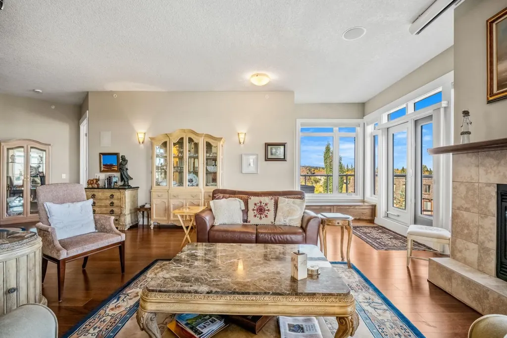 4 Hemlock Crescent SW Calgary AB T3C 2Z1