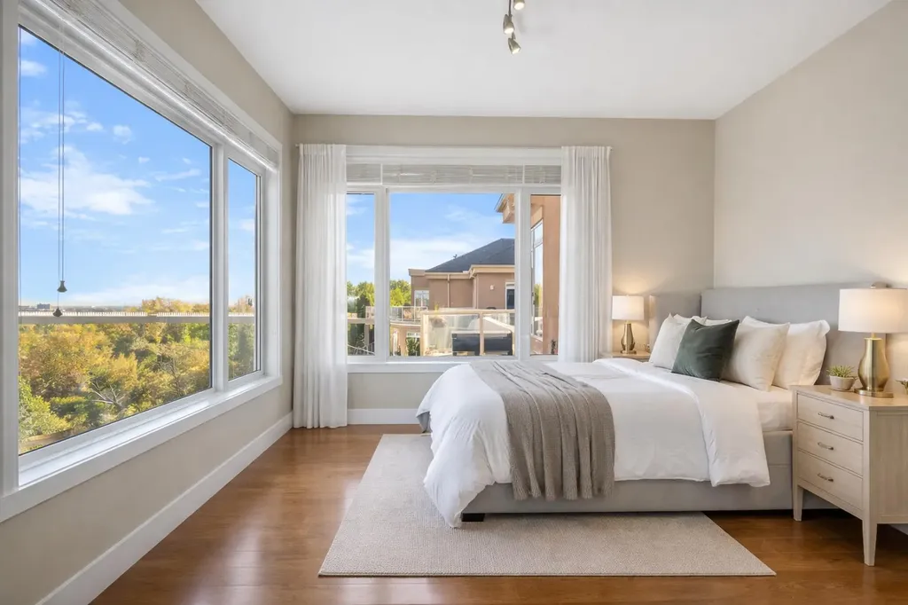 4 Hemlock Crescent SW Calgary AB T3C 2Z1