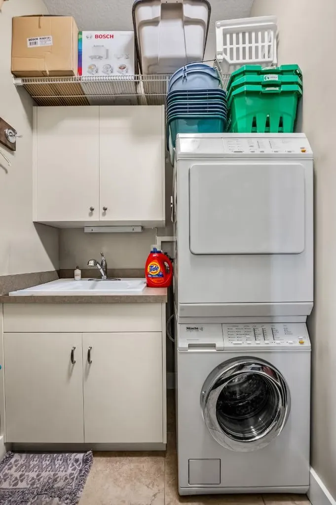 4 Hemlock Crescent SW Calgary AB T3C 2Z1