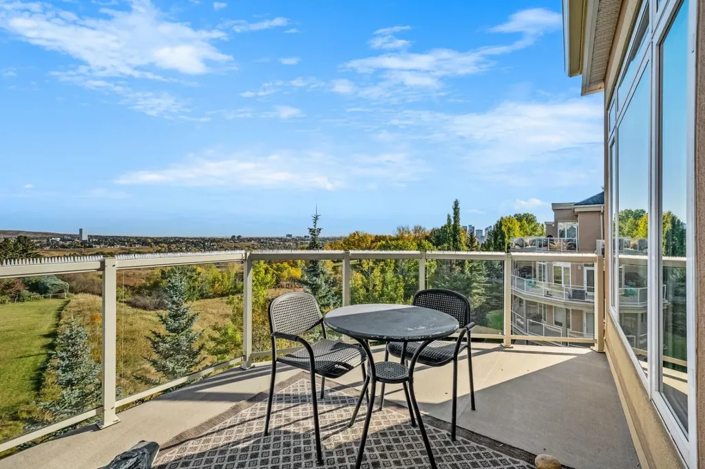 4 Hemlock Crescent SW Calgary AB T3C 2Z1