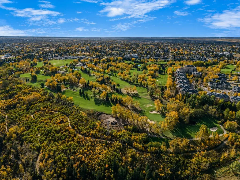 4 Hemlock Crescent SW Calgary AB T3C 2Z1