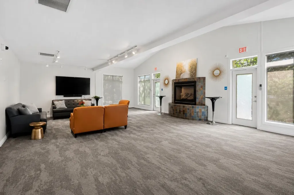 4 Hemlock Crescent SW Calgary AB T3C 2Z1