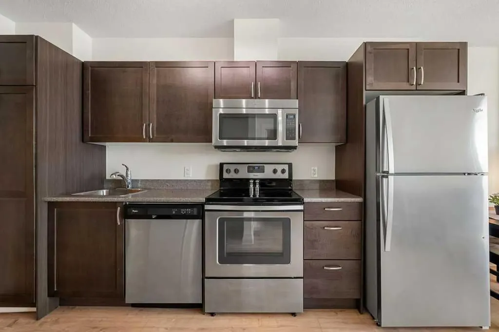 10 Brentwood Common NW Calgary AB T2L 2L6