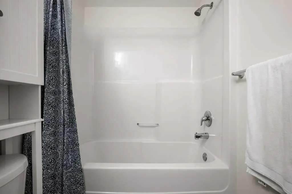 10 Brentwood Common NW Calgary AB T2L 2L6