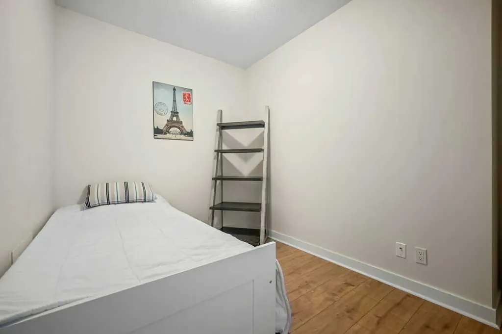 10 Brentwood Common NW Calgary AB T2L 2L6