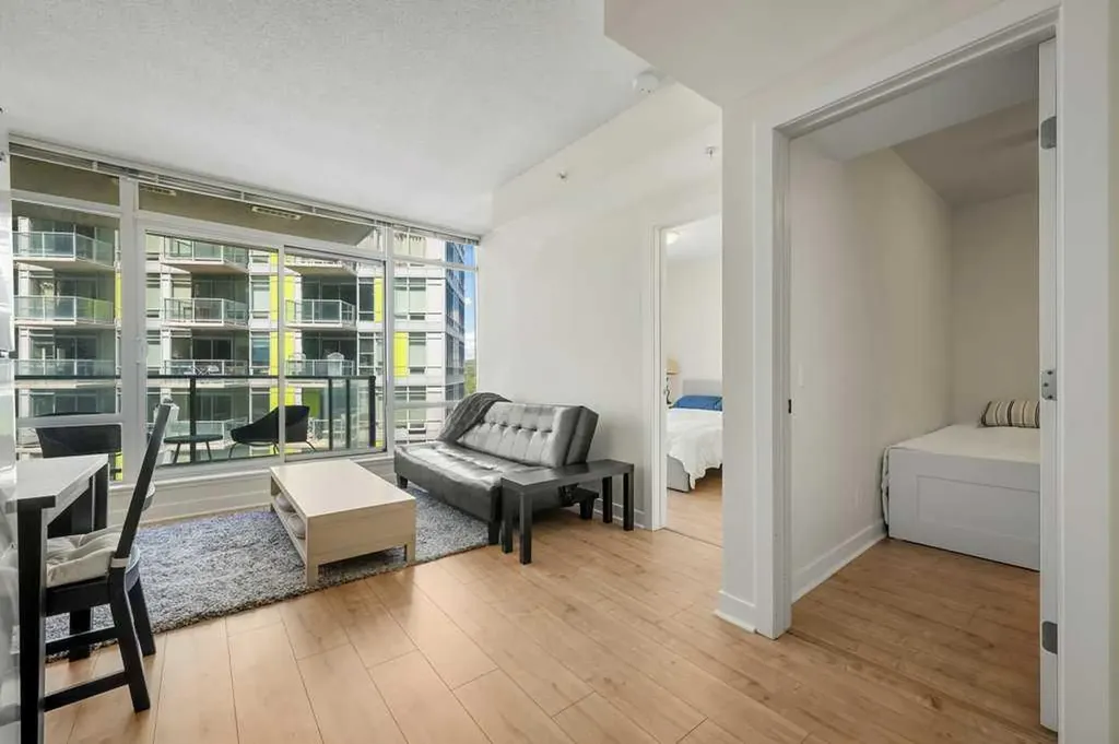 10 Brentwood Common NW Calgary AB T2L 2L6