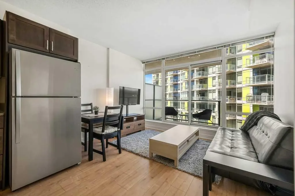10 Brentwood Common NW Calgary AB T2L 2L6