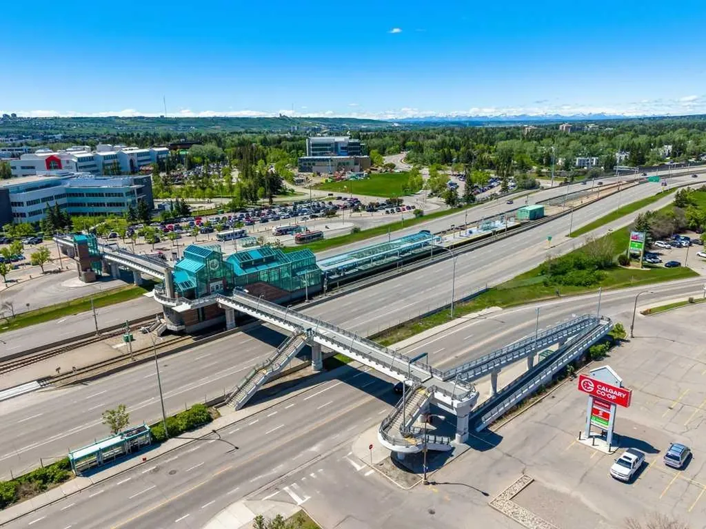10 Brentwood Common NW Calgary AB T2L 2L6