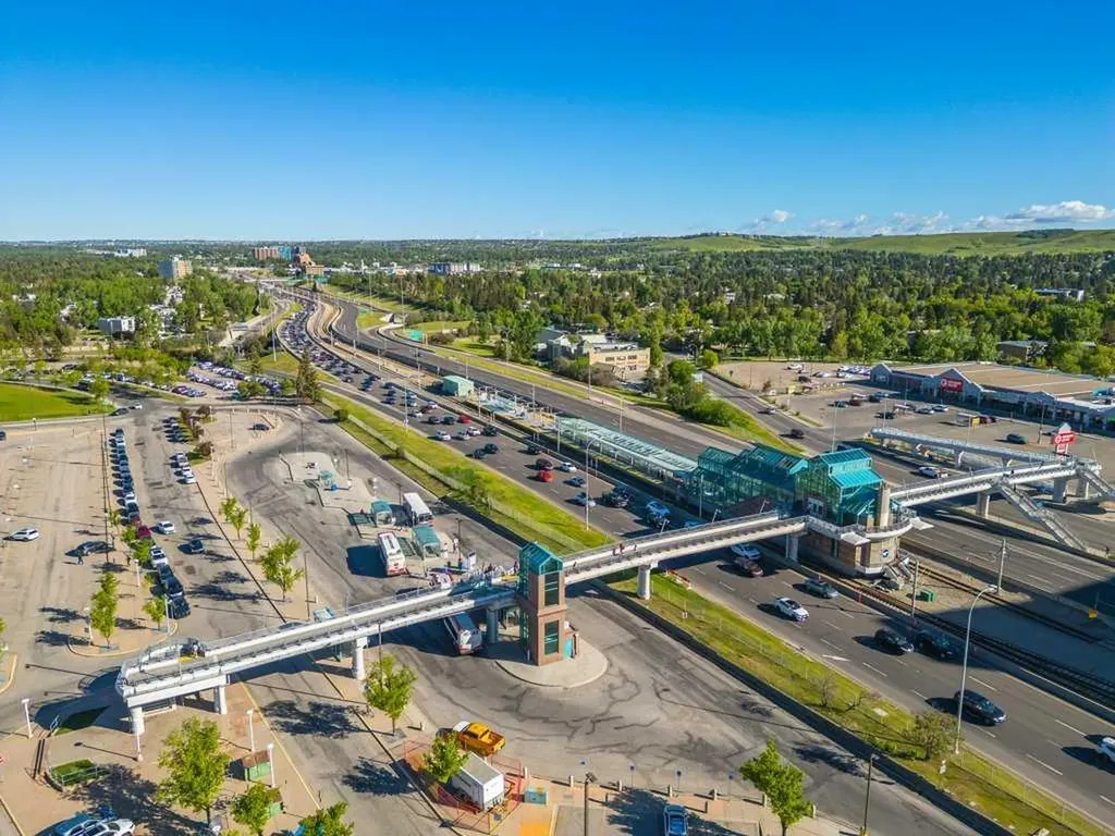 10 Brentwood Common NW Calgary AB T2L 2L6