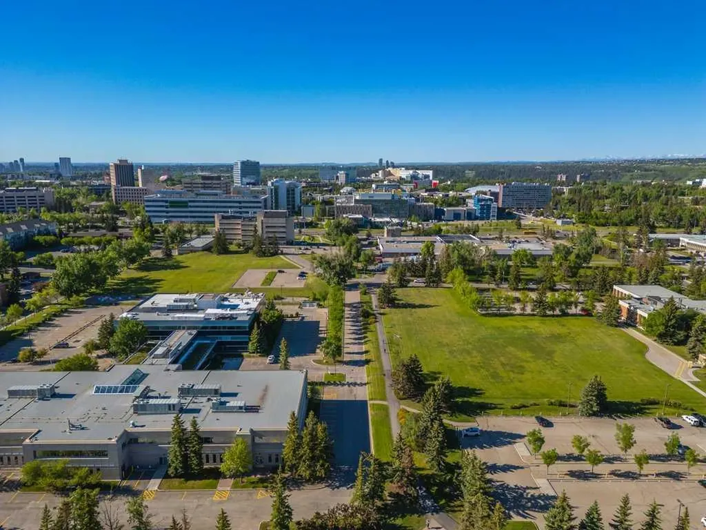 10 Brentwood Common NW Calgary AB T2L 2L6