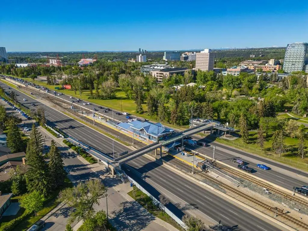 10 Brentwood Common NW Calgary AB T2L 2L6