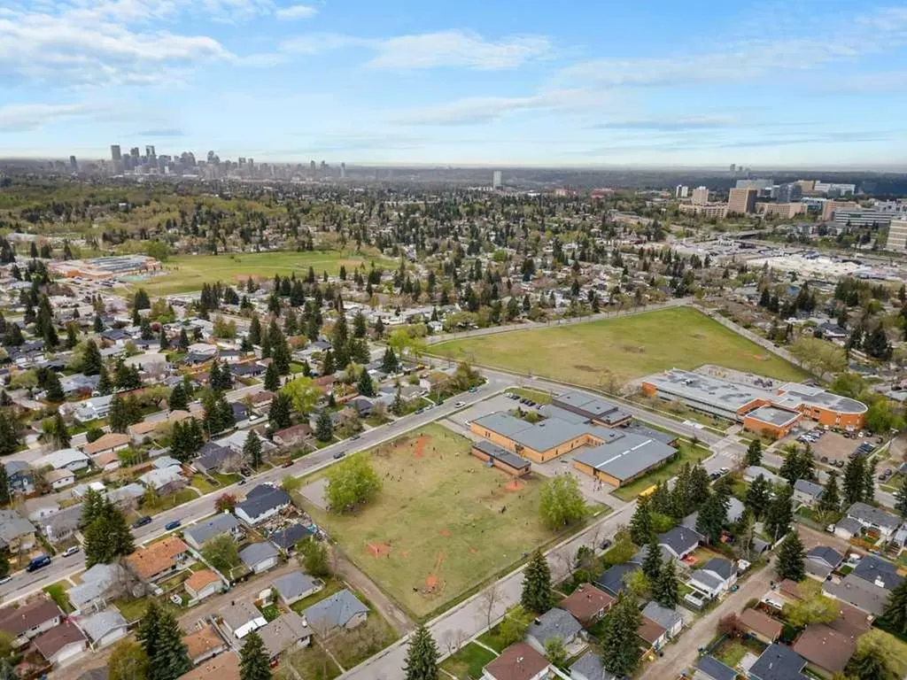 10 Brentwood Common NW Calgary AB T2L 2L6