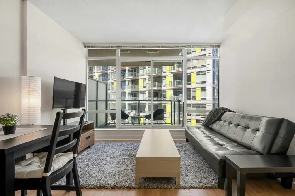 10 Brentwood Common NW Calgary AB T2L 2L6