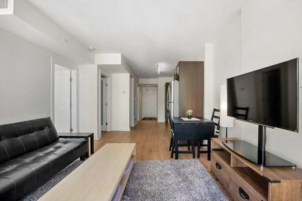 10 Brentwood Common NW Calgary AB T2L 2L6