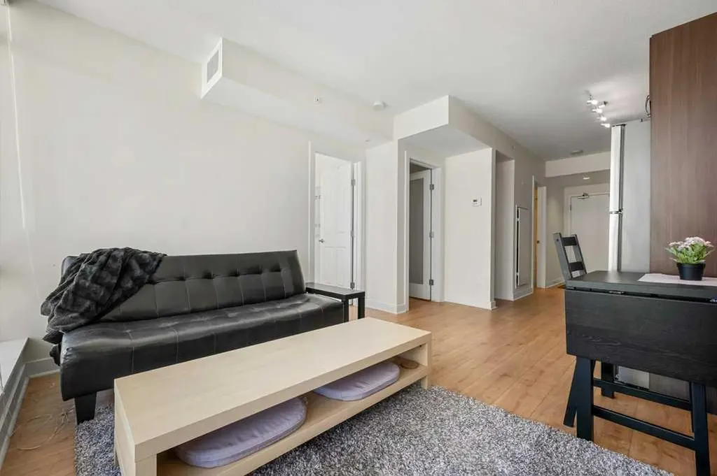 10 Brentwood Common NW Calgary AB T2L 2L6