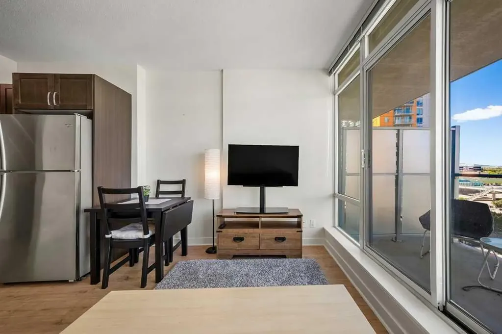 10 Brentwood Common NW Calgary AB T2L 2L6