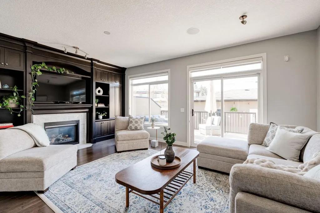 3529 3 Avenue SW Calgary AB T3C 0A7