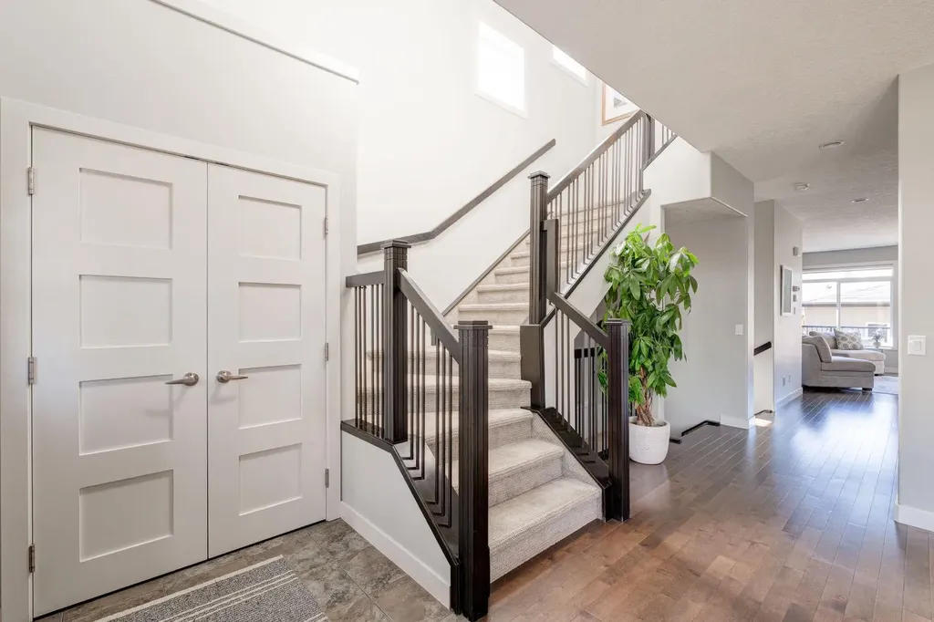 3529 3 Avenue SW Calgary AB T3C 0A7